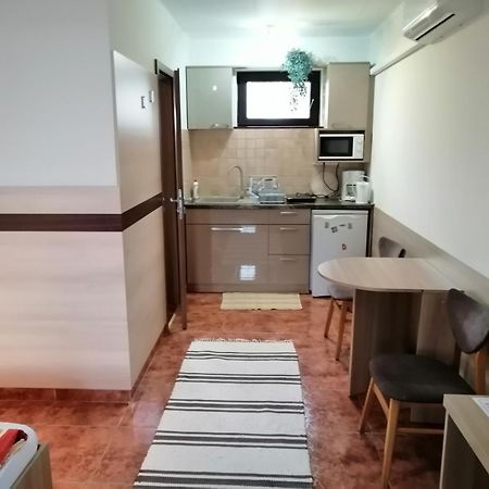 Csipkehaz Apartman Cserkeszőlő Eksteriør billede