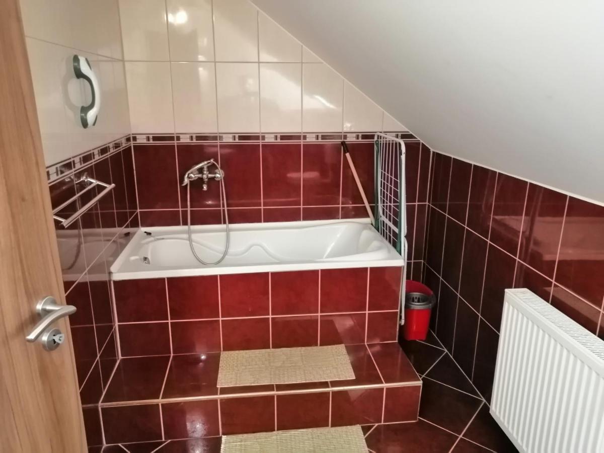 Csipkehaz Apartman Cserkeszőlő Eksteriør billede