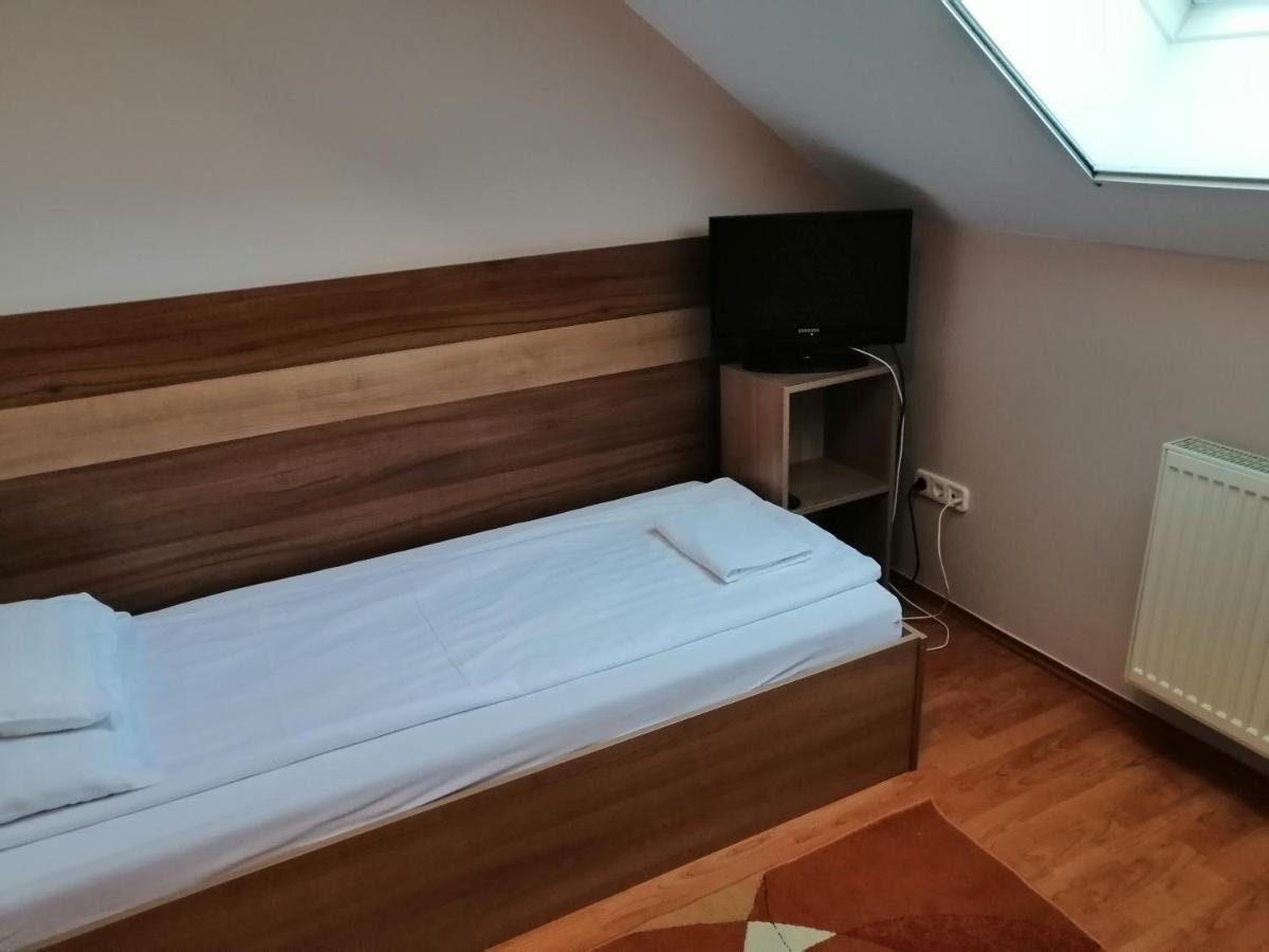 Csipkehaz Apartman Cserkeszőlő Eksteriør billede
