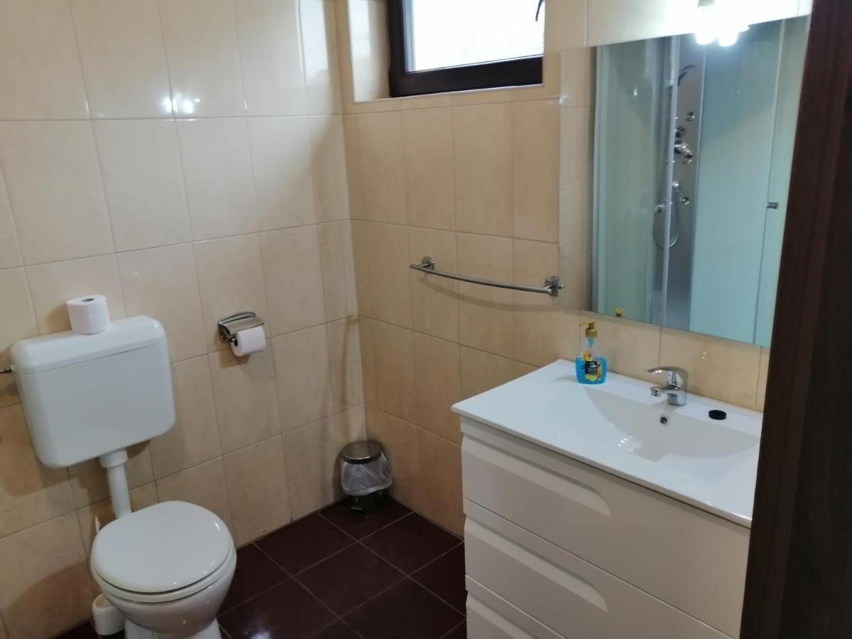 Csipkehaz Apartman Cserkeszőlő Eksteriør billede