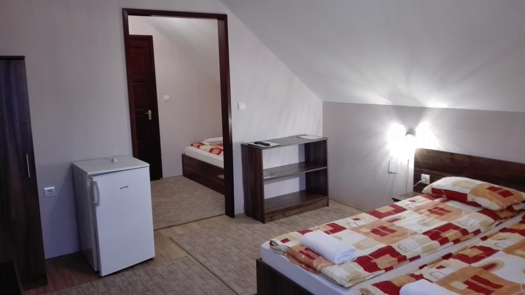 Csipkehaz Apartman Cserkeszőlő Eksteriør billede