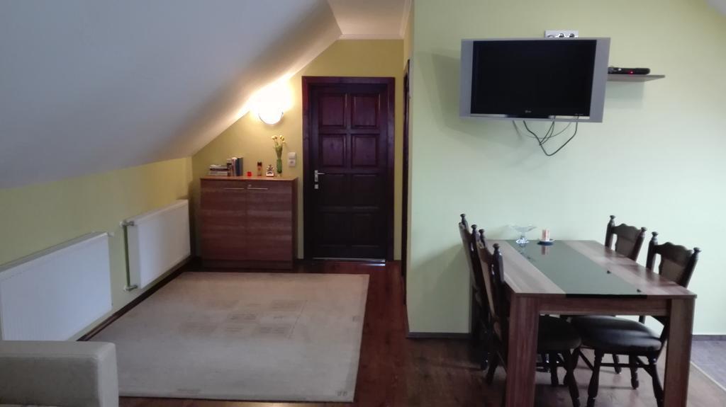 Csipkehaz Apartman Cserkeszőlő Eksteriør billede