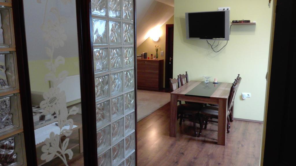 Csipkehaz Apartman Cserkeszőlő Eksteriør billede
